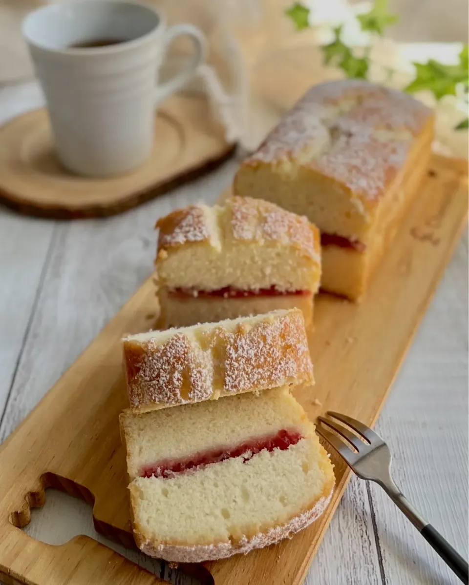卵白パウンドでヴィクトリアケーキ🍓|あゆさん