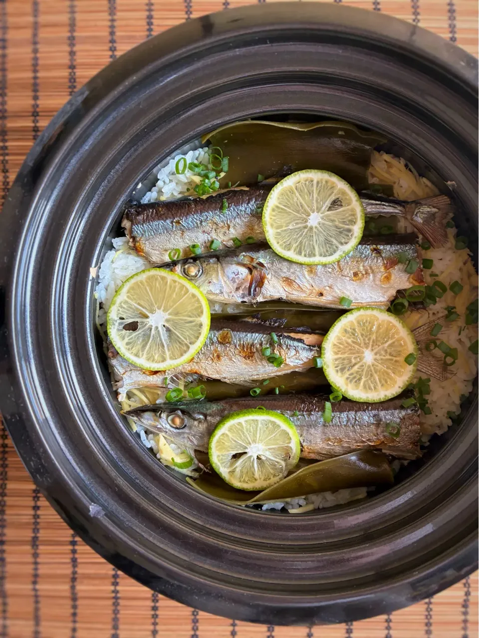 koji toyodaさんの料理 秋刀魚の土鍋ご飯|アッチさん
