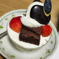 一日早い誕生日ケーキ🎂                                     商品名はクラシックショコラ      　　　　　　　甘くて美味しかった✋| AIKOさん