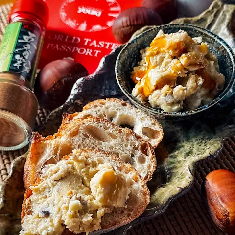 「五香粉」を使ってみたSnapdishの料理・レシピ写真:五香粉香るマロンクリームチーズのタルティーヌ