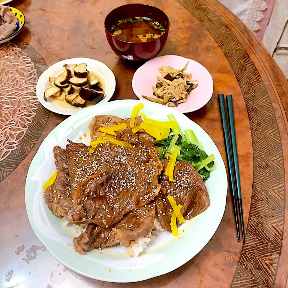 牛すき焼き丼|ショコラさん