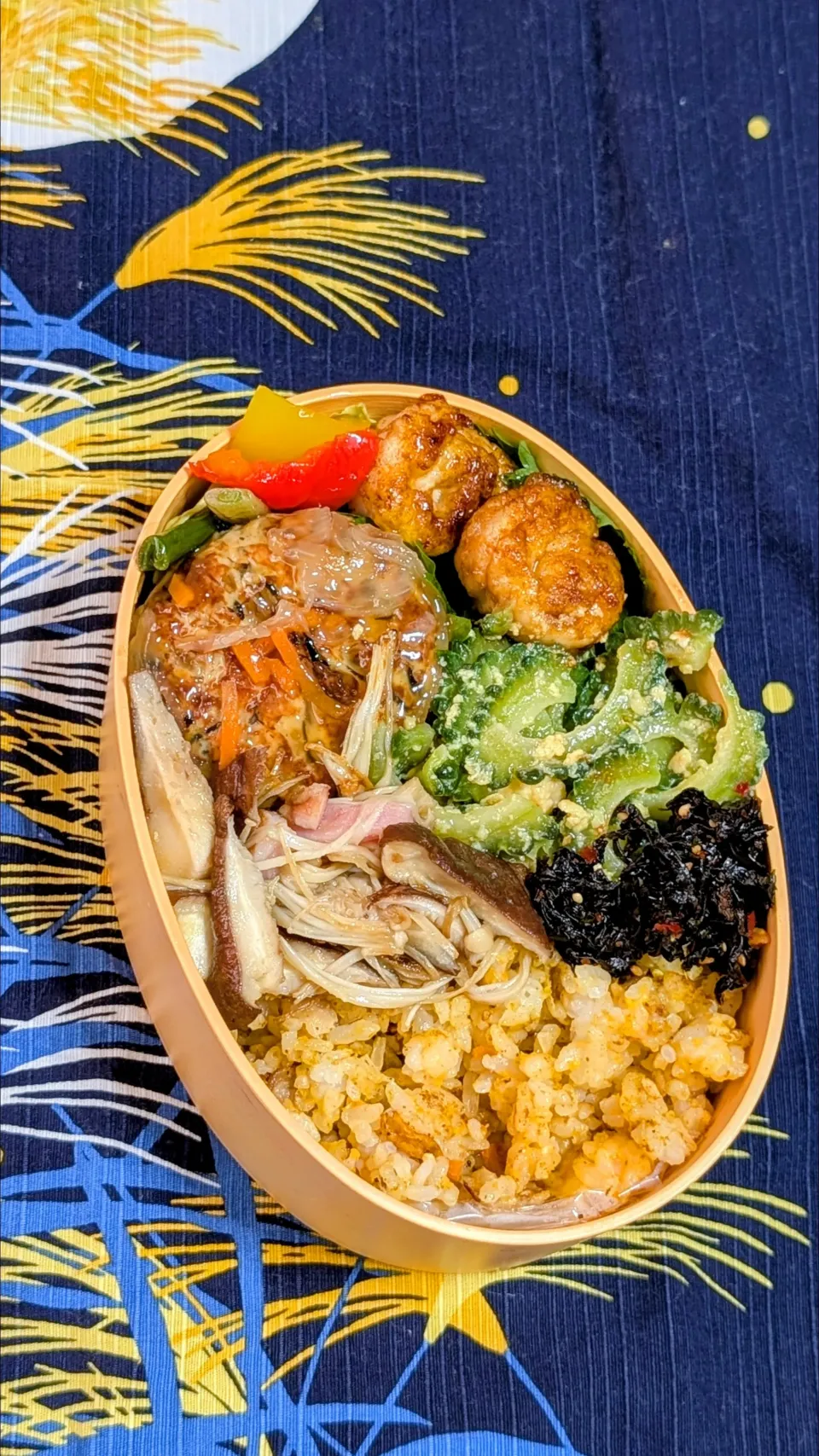 本日のお弁当〜カレー炒飯と豆腐ハンバーグの乗っけ弁|f.1125beさん