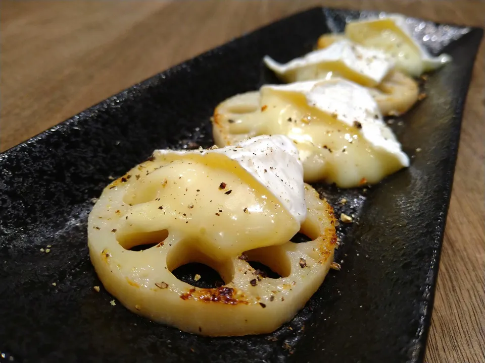 れんこんのカマンベール焼き|古尾谷りかこさん