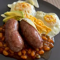 Beef sausage, bean relish and eggs|JPさん