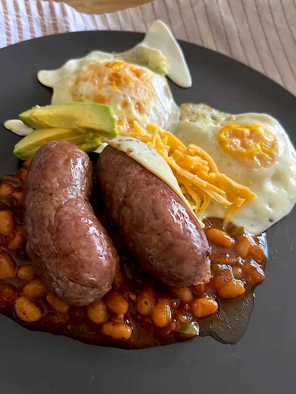 Beef sausage, bean relish and eggs|JPさん