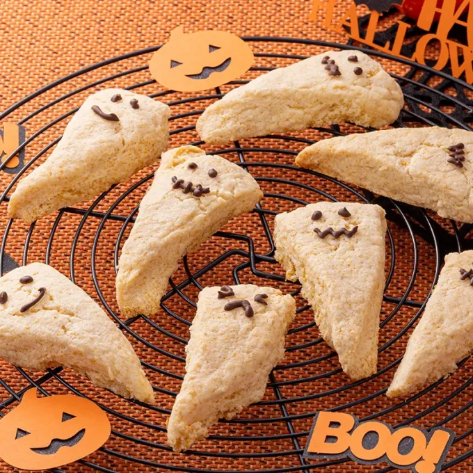 ホットケーキミックスで作るおばけスコーン|タカナシ乳業さん