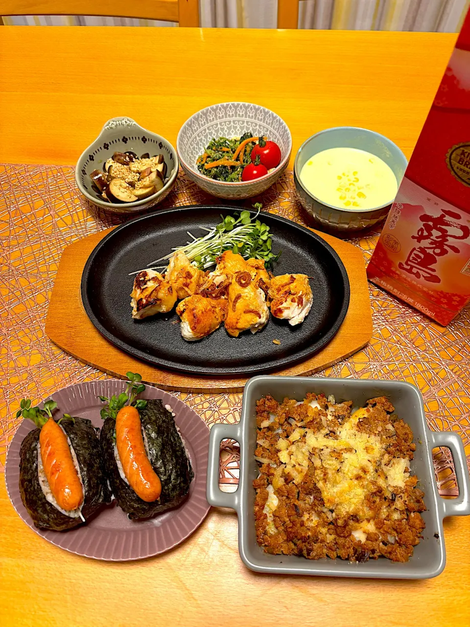 🍴チキンのにんにく麹焼きとおにぎりドッグ|あみかさん