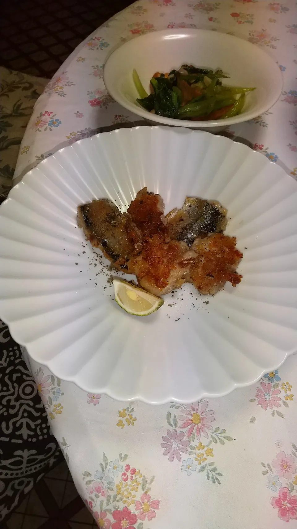 秋刀魚の香草焼き　厚揚げと小松菜炒め|みやちゃんさん