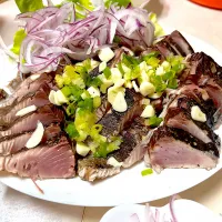 藁焼き鰹のたたき|ぷーはるひゅうさん