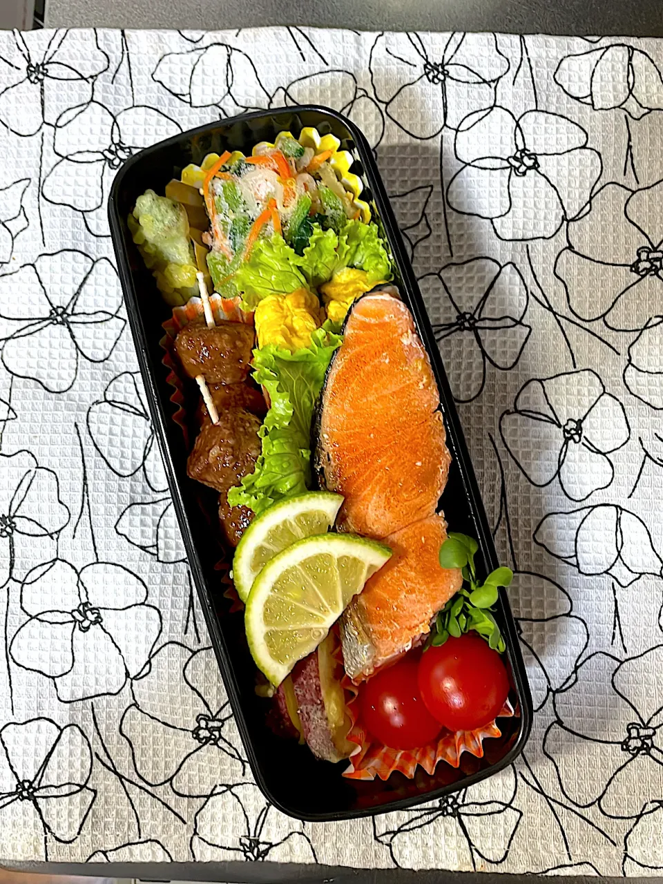 今日のお弁当　鮭弁当　いってらっしゃい|kuroさん