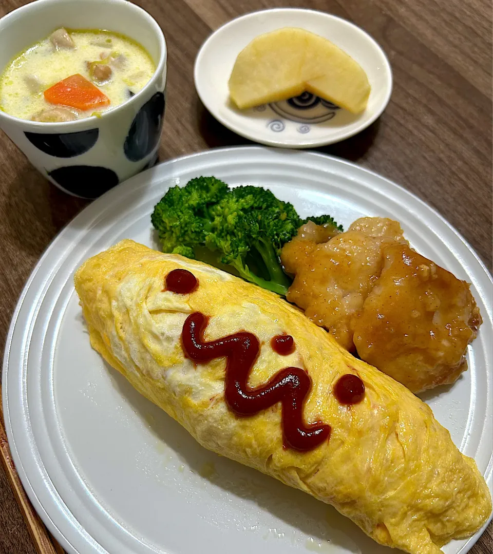 にんじんピラフのオムライス|ゆりちさん