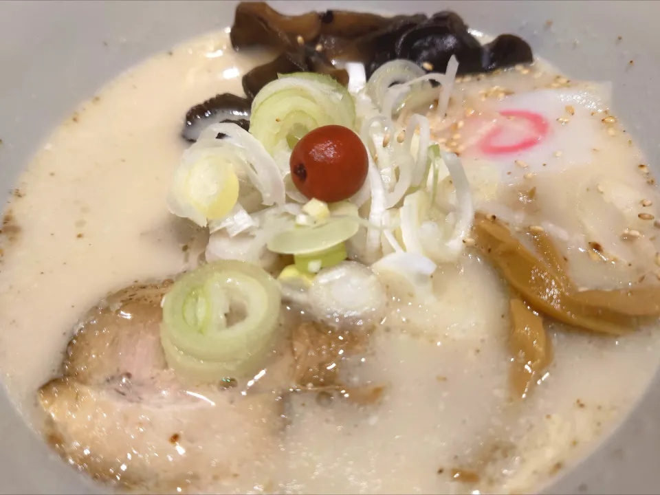 【10/30頃までの限定】 
渡なべ 
旭川ラーメン とんしお
@高田馬場7分、西早稲田 
25282
〈醤132塩46噌󠄀20タ10昆9出15
F15冷27混3つ3焼1ポ1〉|大脇さん