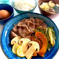 松茸すき焼きとお吸い物🍄|C2★さん