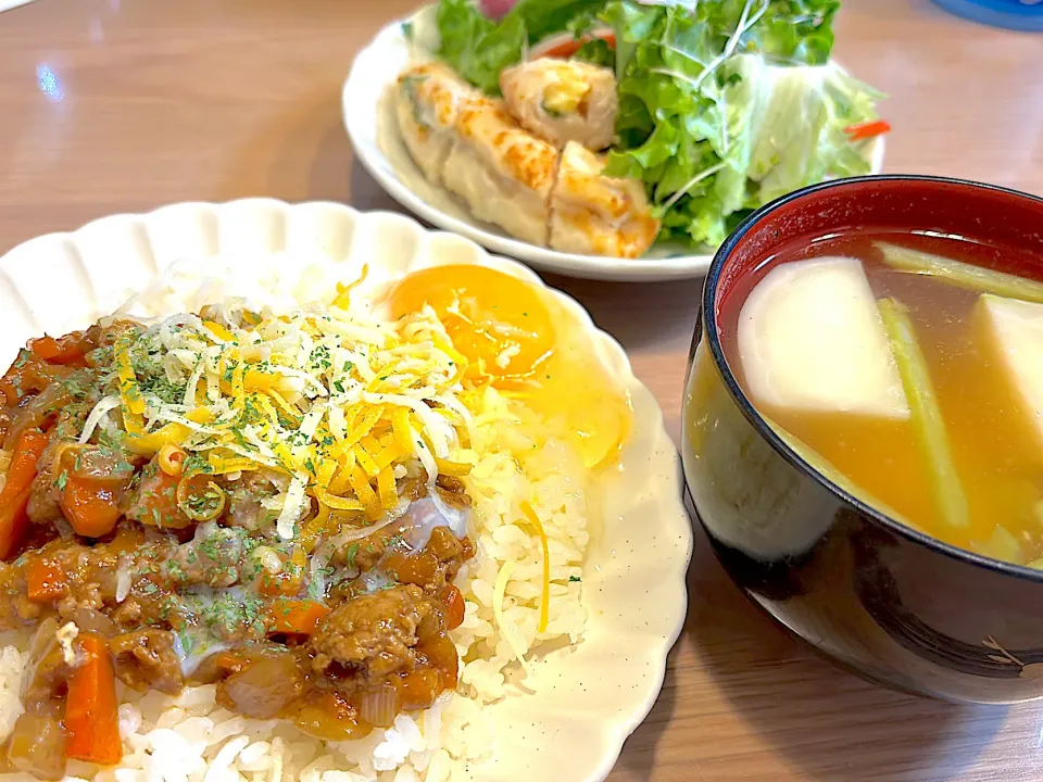 卵流れ落ちたドライカレーの夕飯|yukopunさん