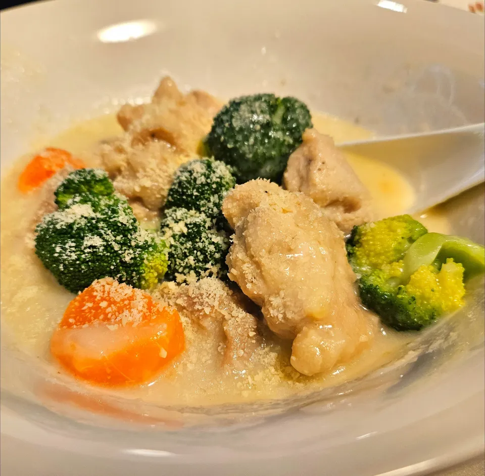 肌寒い夜はクリームシチューで決まり|motohiroさん