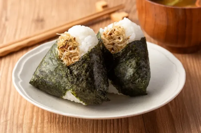 ちりめん山椒おにぎり|マルコメ キッチンさん