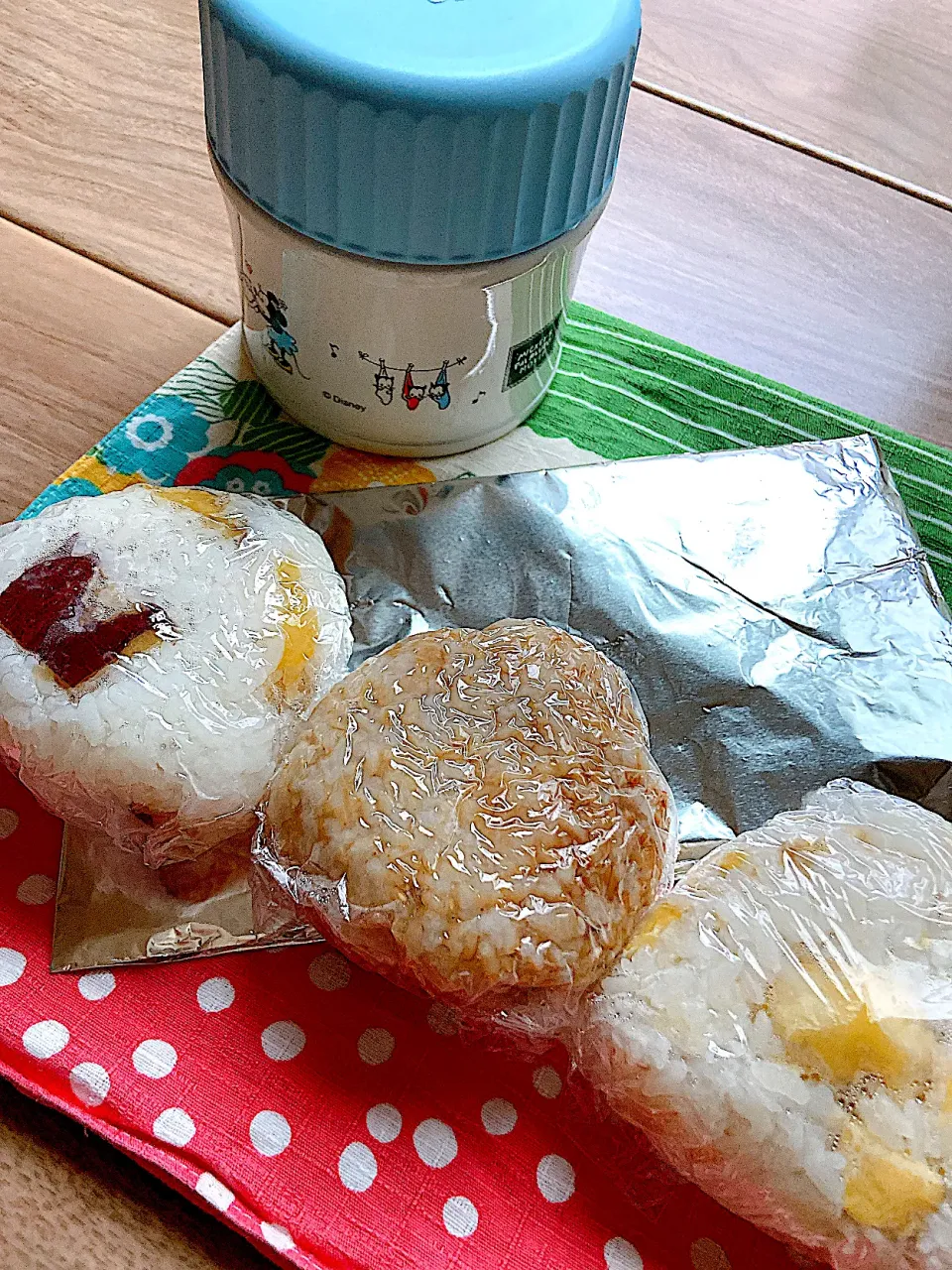 娘のおにぎり弁当|えこえこっちさん