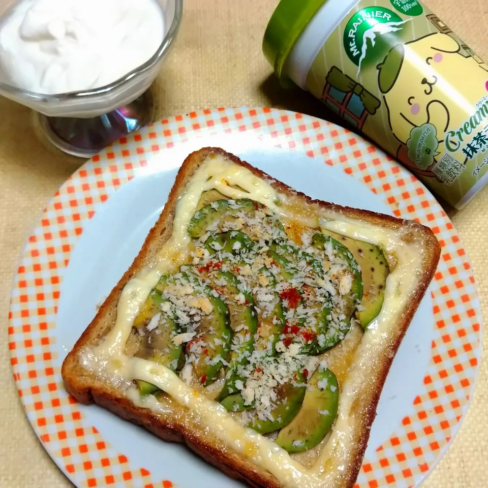 アボカドのドテマヨトースト|うたかた。さん