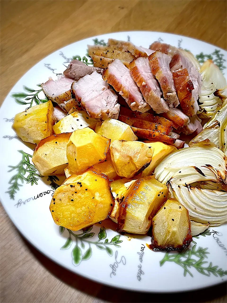 ジャガイモと玉ねぎと豚バラブロックのオーブン焼き|maSami＊さん