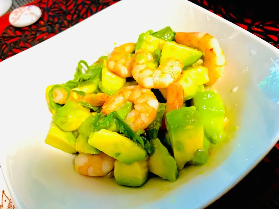 ✩.*˚えびアボカドサラダ🥗 ͛.*|ゆきえもんさん