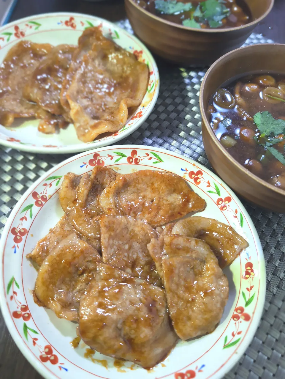 豚肉のタレ焼き＆なめこ汁|テケテケさん