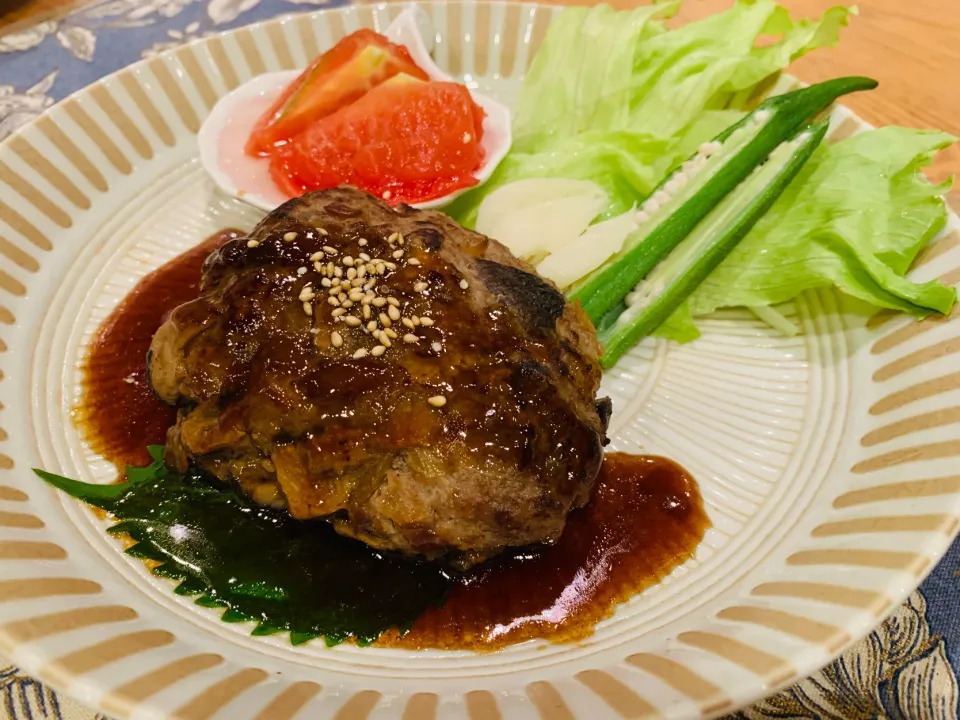 【秋の味覚🍁】椎茸たっぷり和風ハンバーグ🍄‍🟫|kyoko☆✶さん