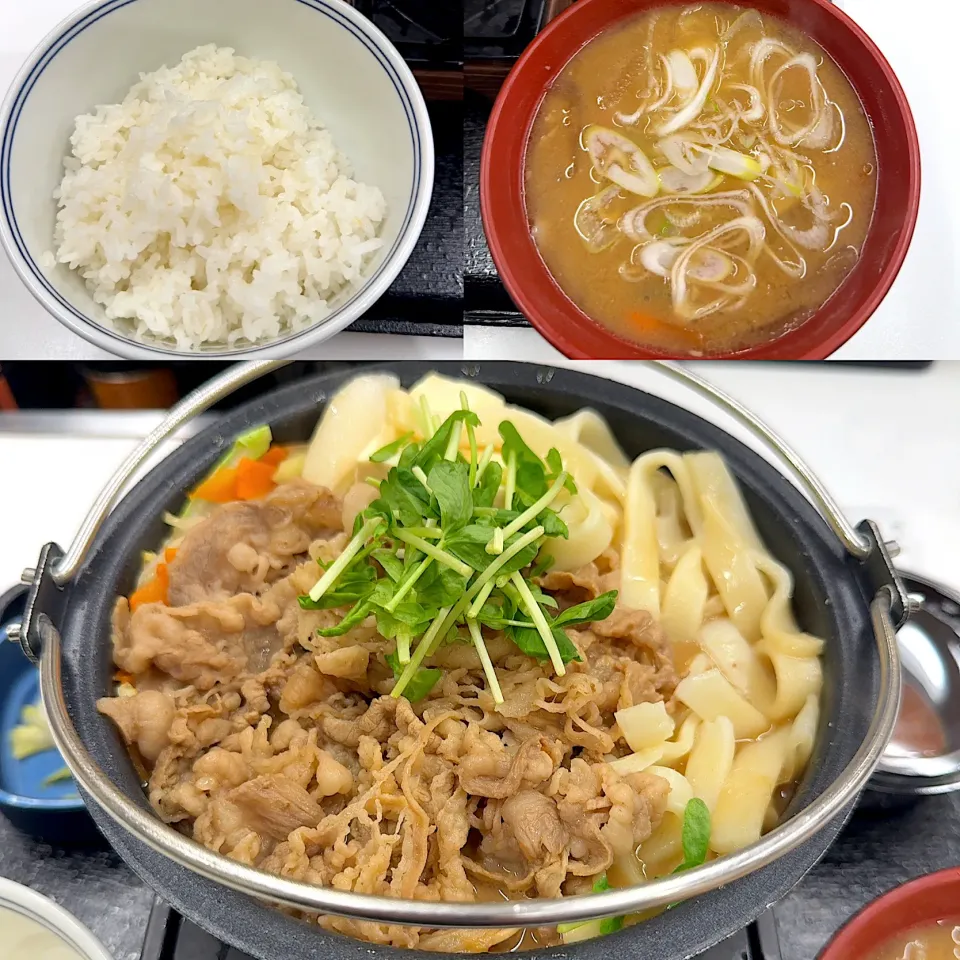 とんこつ醤油牛鍋膳　肉2倍　豚汁|るみおんさん