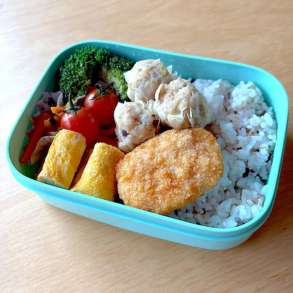 シウマイと鮭フライのお弁当|☺︎Forestさん