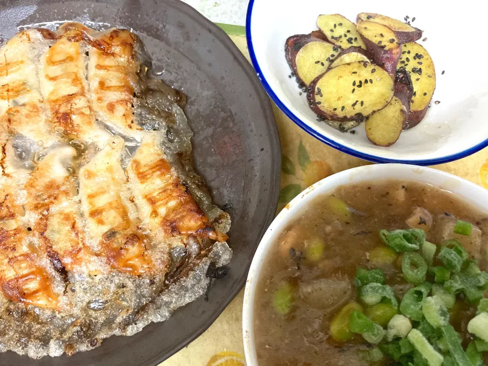 焼き餃子、餡掛け煮、さつまいもバターソテー|まみみさん