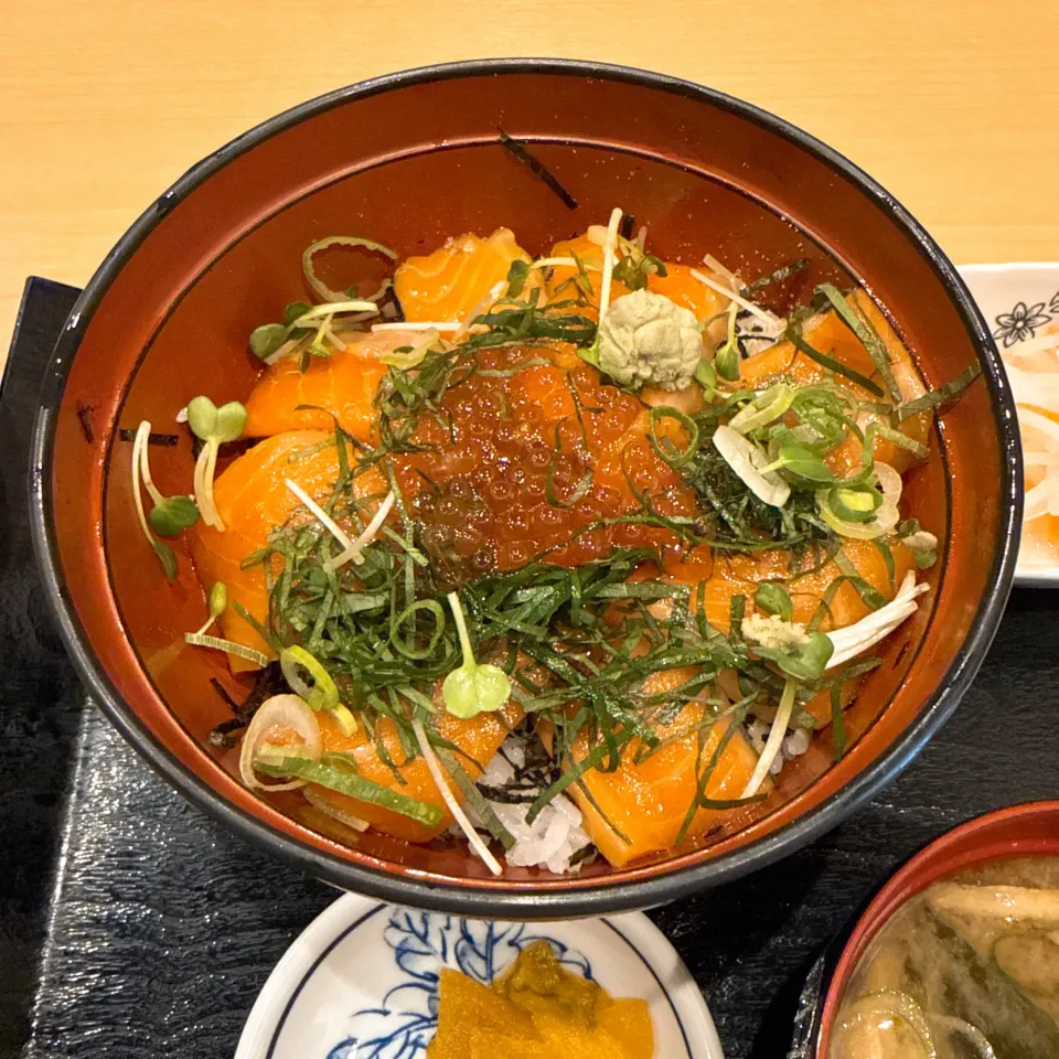 サーモンといくらの親子丼|r1990297さん