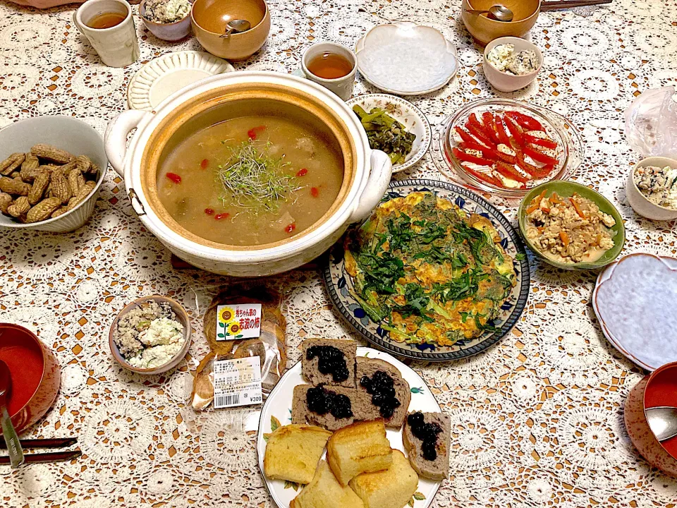 お友達4人で来週の伊勢旅の最終プランニングしつつ我が家で夕飯(ノ≧∀)ﾉ楽しかった♪|さくたえさん