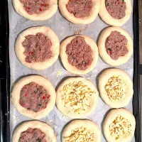 Esfiha aberta.|モニカとマッシャドさん