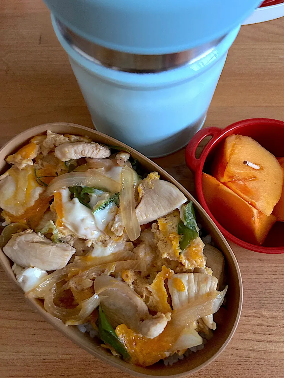 親子丼　野菜スープ　柿|JKお弁当さん