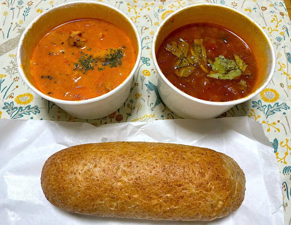 野菜と鶏肉のトマトシチュー、ミネストローネ、桐生酵母の全粒粉ロール|こいちさん