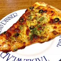 アンチョビオリーブピザ🍕|まいりさん