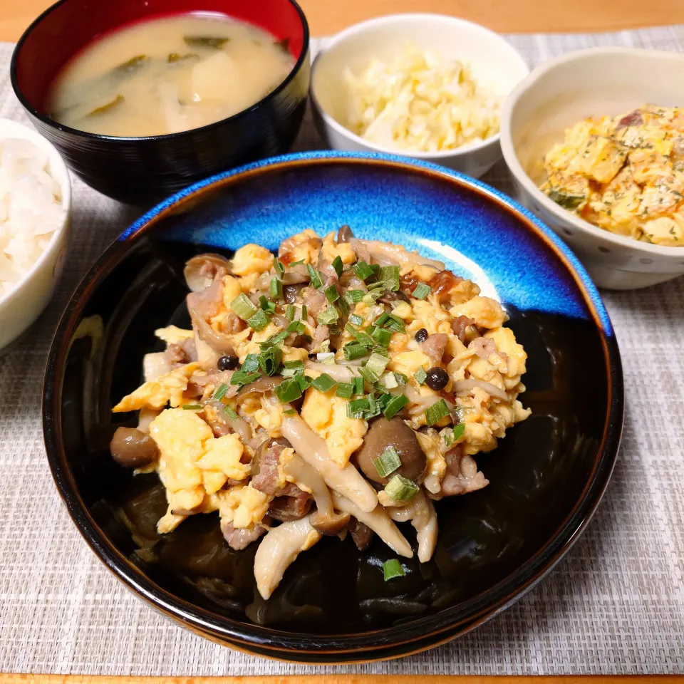 豚肉ときのこ たまご炒め|万葉さん