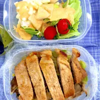 トンテキ弁当とサラダ| いーのさん