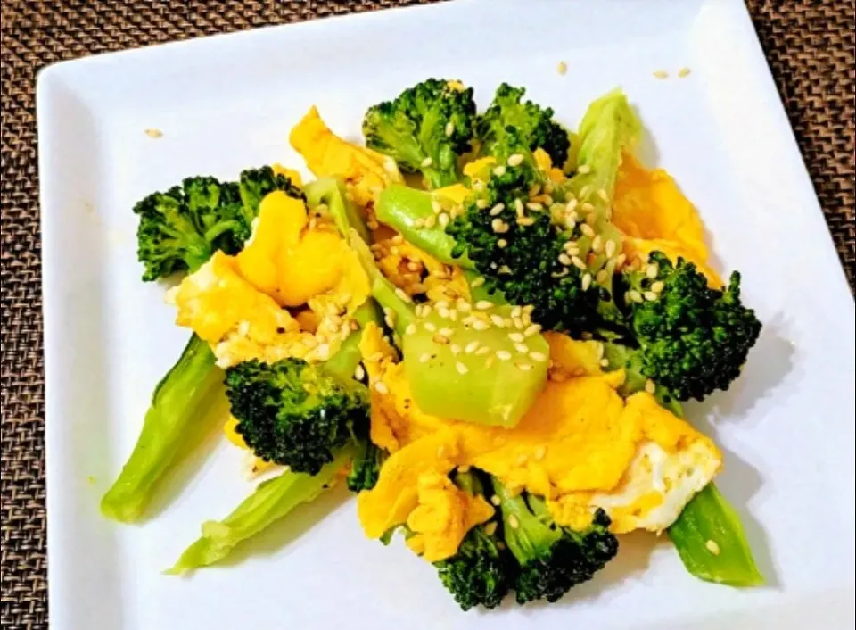 【副菜】ブロッコリーの卵炒め|シュビラさん
