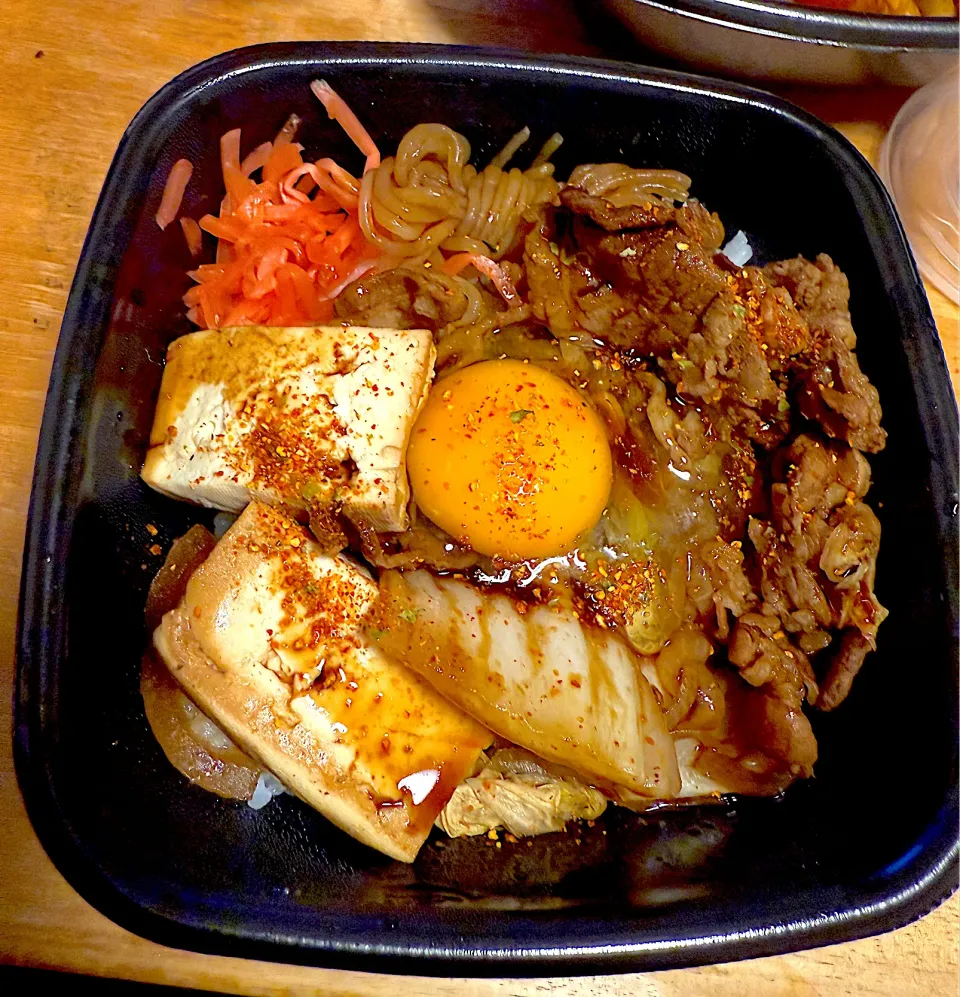 すき焼き丼|るみおんさん