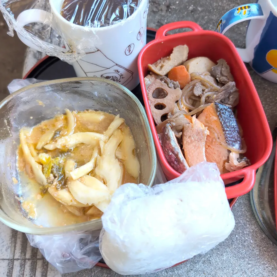 天気も良く風が気持ちいいので休憩は外で♪　一人プチピクニック？笑|チョコさん