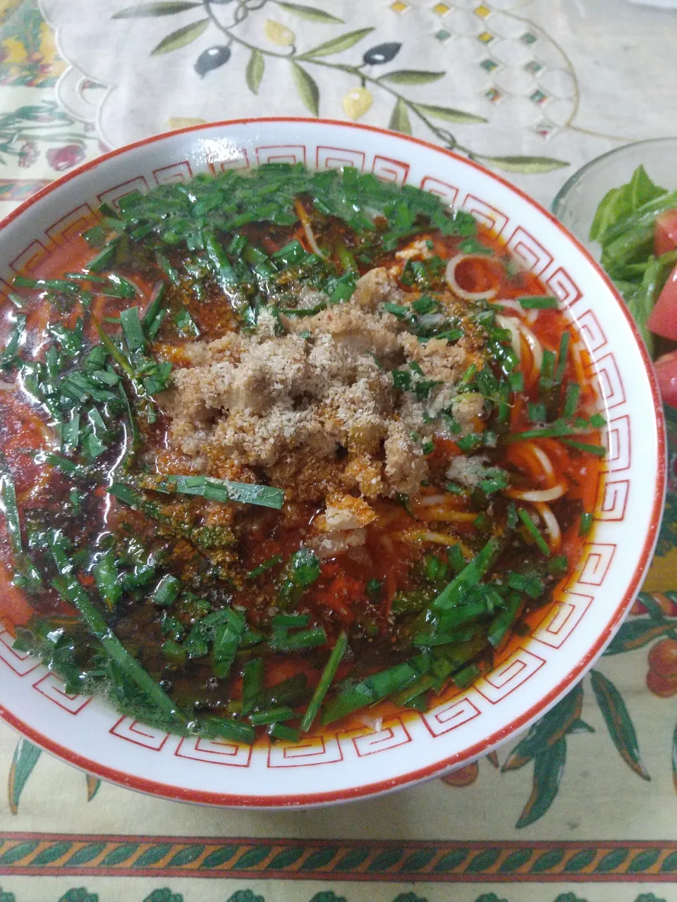 ニラ(庭の)いり担々麺|はやとさん