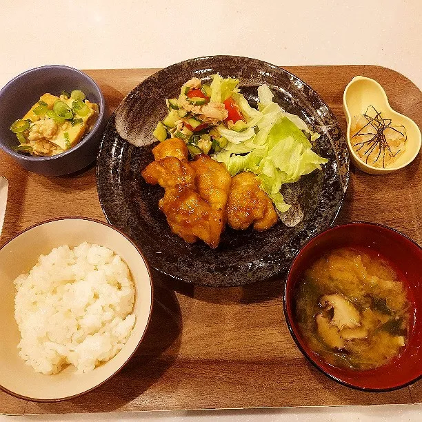 鶏の照り焼き　白滝の明太子和え　厚揚げのそぼろあんかけ　水菜と油揚げと椎茸のお味噌汁|ぷゆこさん