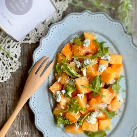 「マヨルカ島の塩　スモーク」を使ってみたSnapdishの料理・レシピ写真:柿のブルーチーズあえ