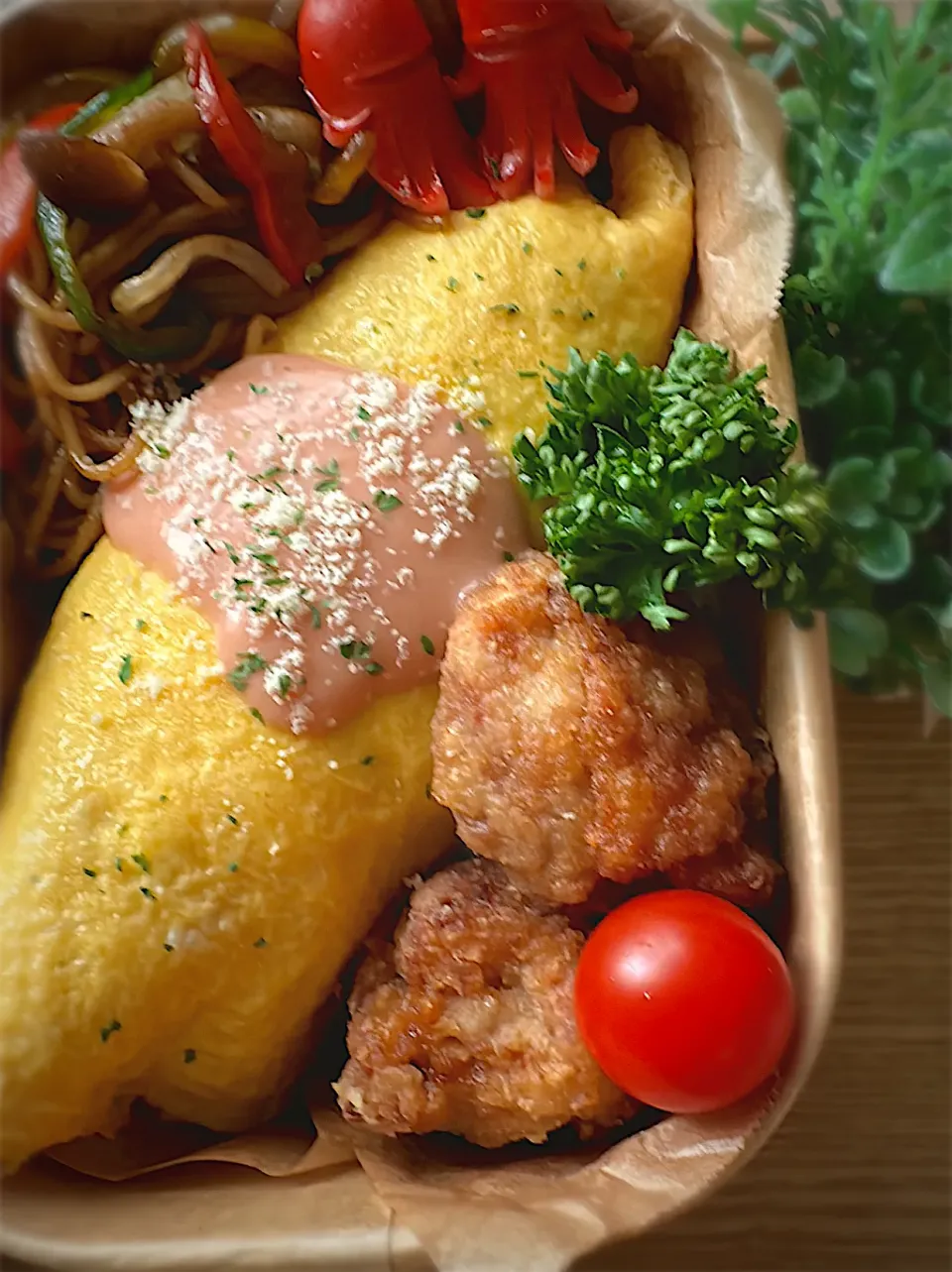 オムライス弁当|みゆき𐤔(◍´͈ ᵕ `͈ ◍)𐤔さん