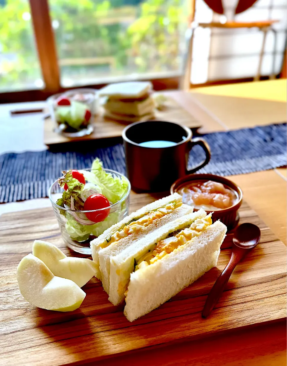 卵サンドでのんびり朝時間☀️|kaeさん