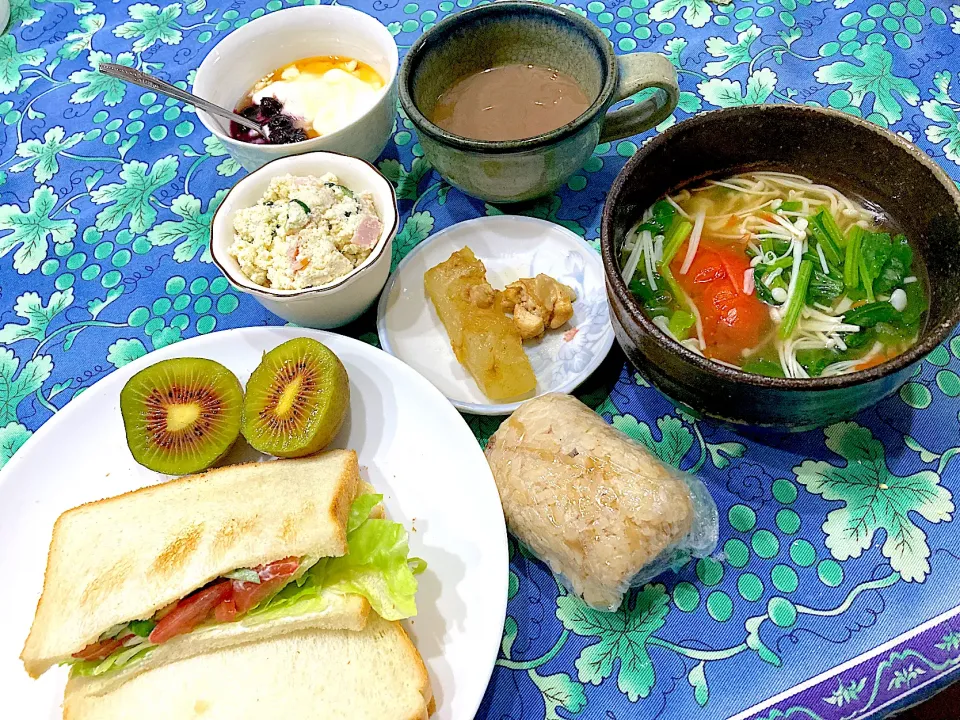 実家de朝ごはん☂️|さくたえさん