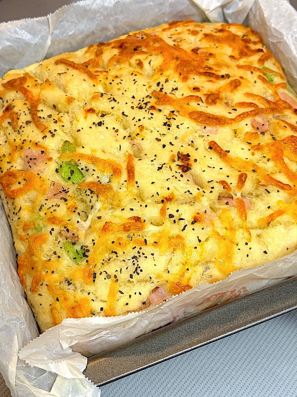 ハムとチーズと枝豆のフォカッチャ|o-kazuさん