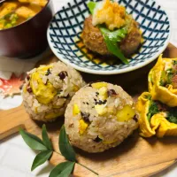 栗赤飯おにぎりとおろしハンバーグ♪|ルルさん