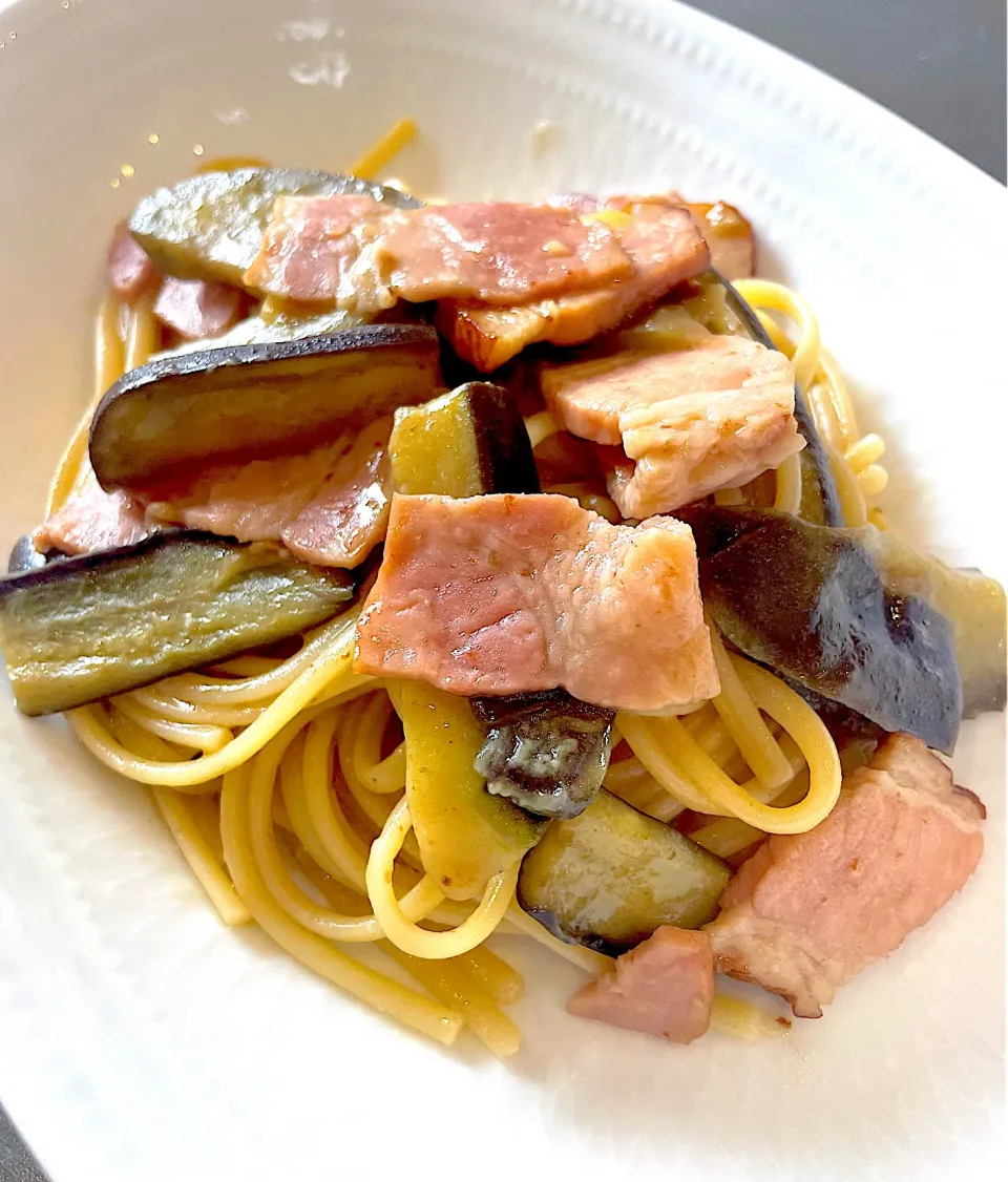 ベーコンとナスのバター醤油パスタ！|Tomyさん