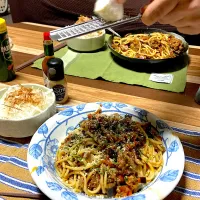 お夕飯　大根サラダとミートと茄子のボロネーゼ風パスタ🍝|renharuruさん